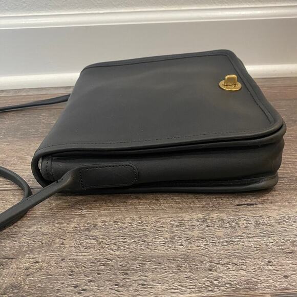 Vintage Coach Companion Compact Black Leather Flap Twist Lock Crossbody 1980s - Picture 6 of 16